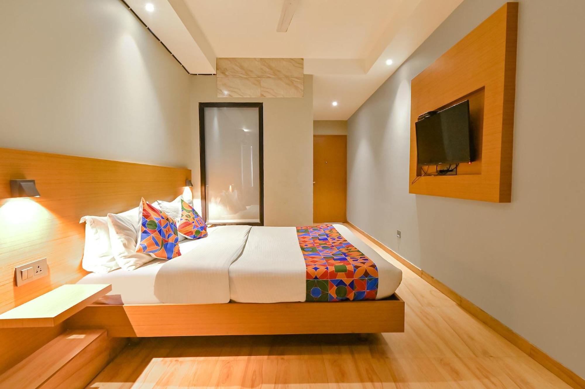 Fabhotel Penthouse - A K Dev Road Guwahati Exterior foto
