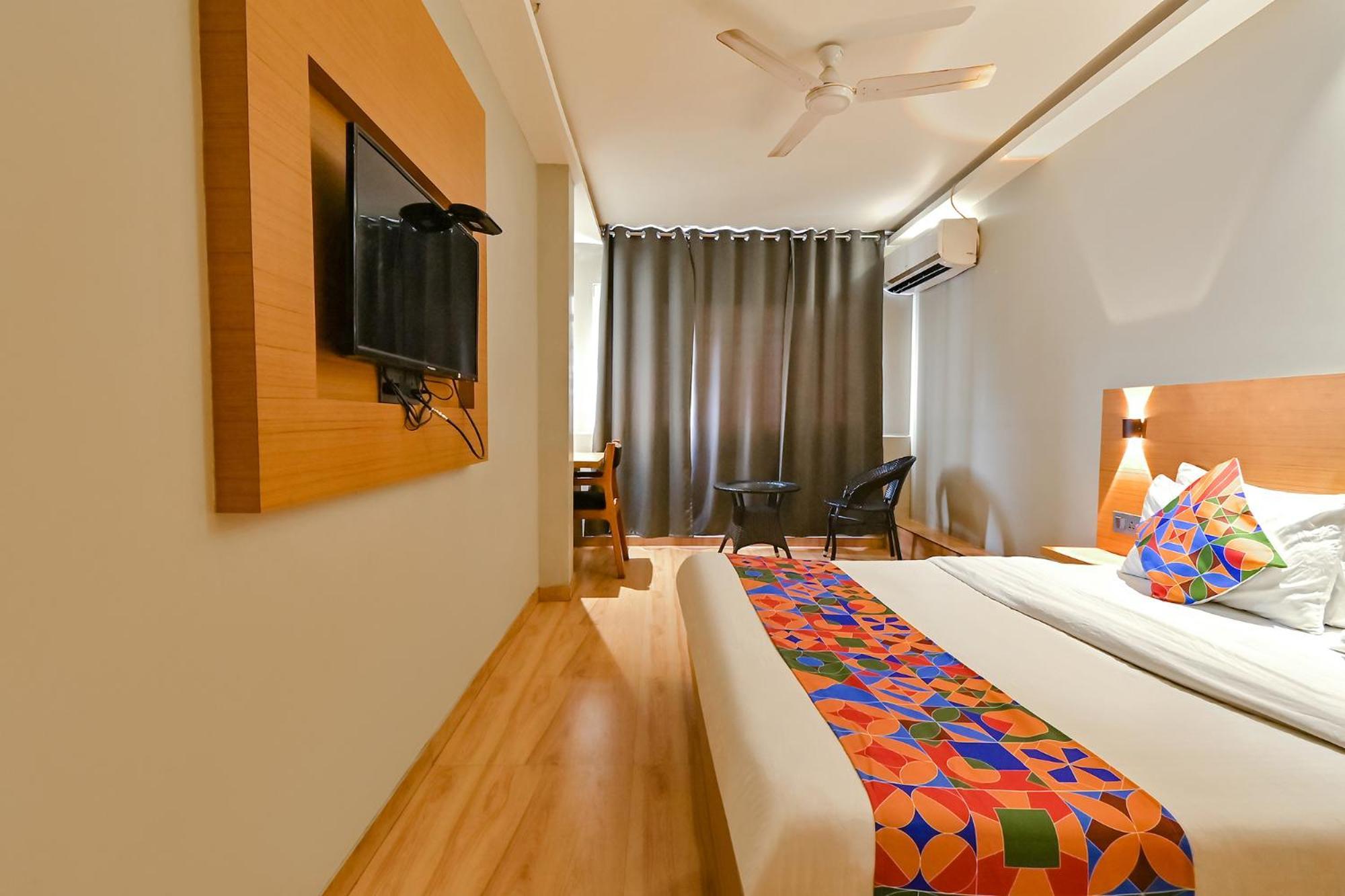 Fabhotel Penthouse - A K Dev Road Guwahati Exterior foto